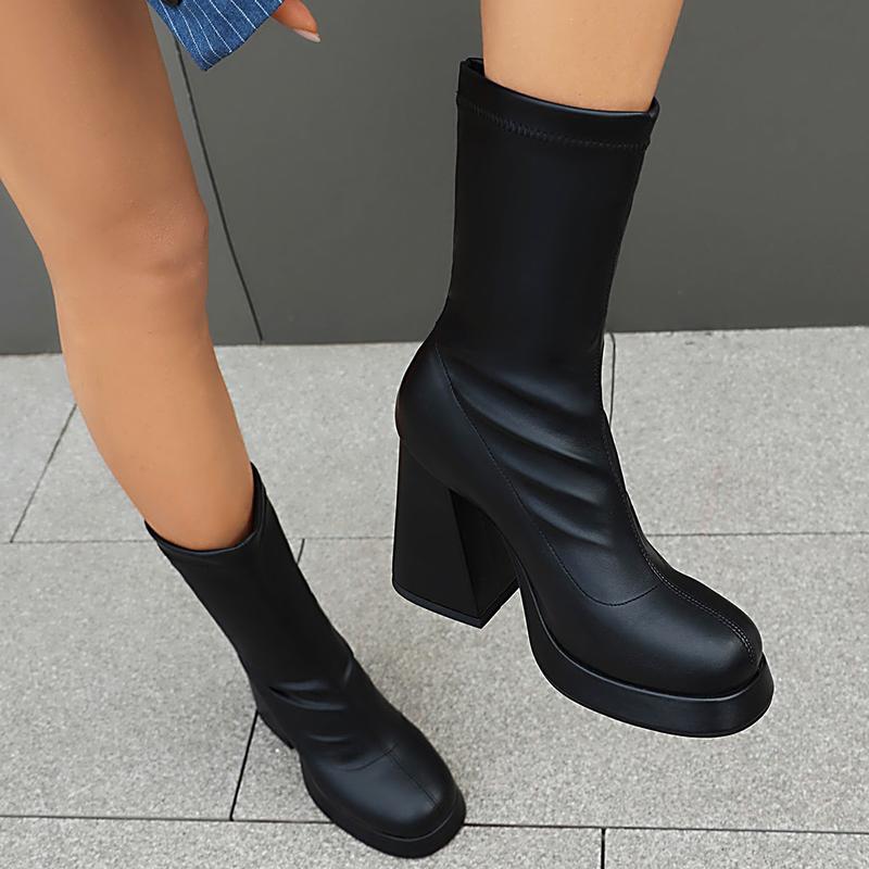 FEINLINA Women's Black Matte Ankle Boots with Chunky Heel and Stylish Comfort
